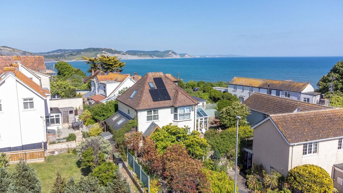 Lyme Regis House | HOVE TO, pet friendly, country holiday cottage in Lyme Regis