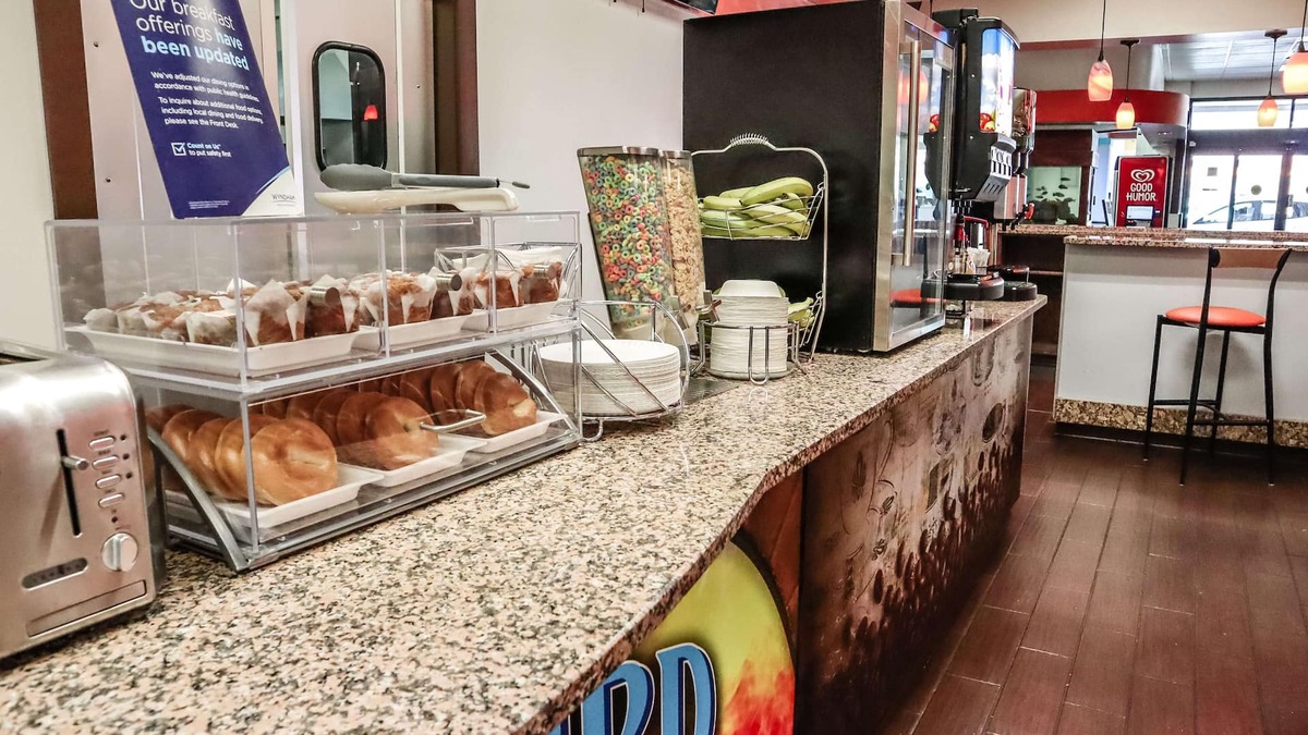 Fellowship Hotel | Howard Johnson by Wyndham Ocala FL I-75