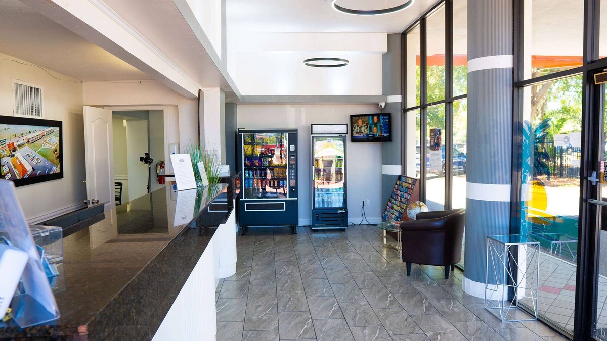Clearwater Hotel | Howard Johnson by Wyndham Clearwater/Dunedin