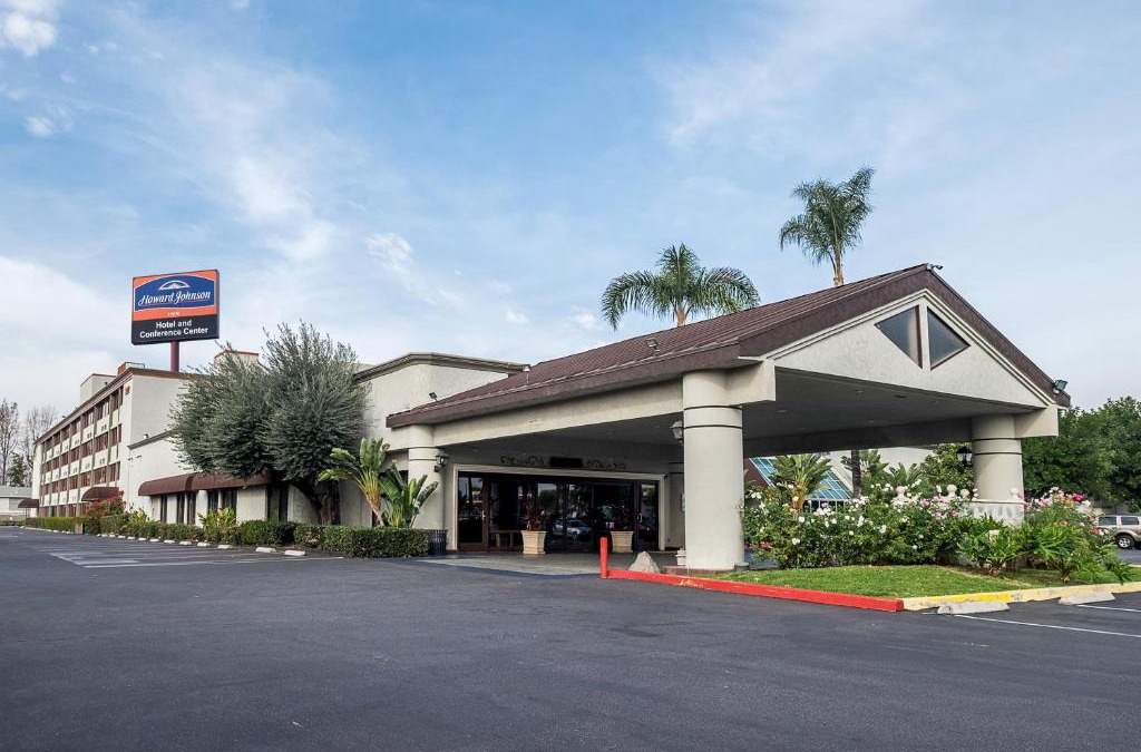 Northwest Anaheim Hotel | Howard Johnson by Wyndham Fullerton/Anaheim Conference Cntr