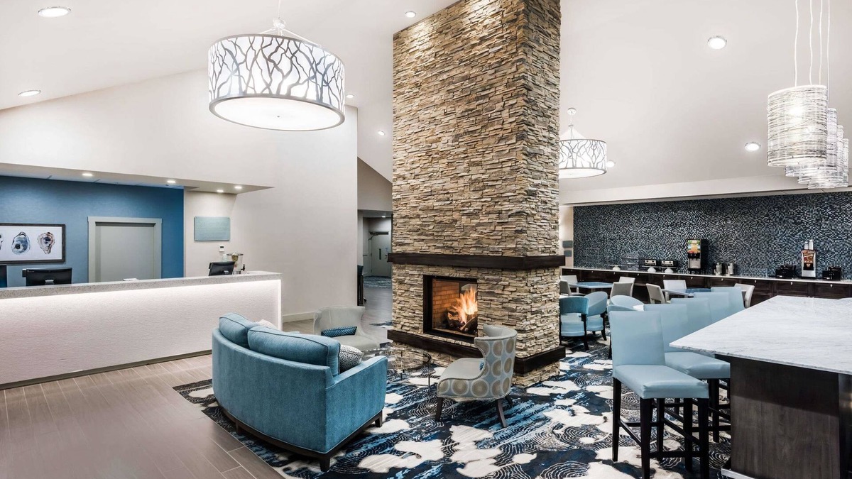 Middletown Hotel | Howard Johnson by Wyndham Middletown Newport Area