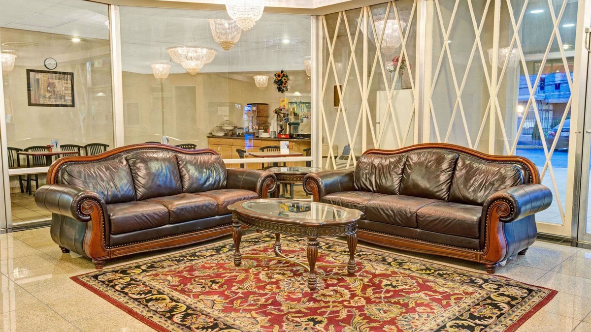 Pikesville Hotel | Howard Johnson by Wyndham Pikesville