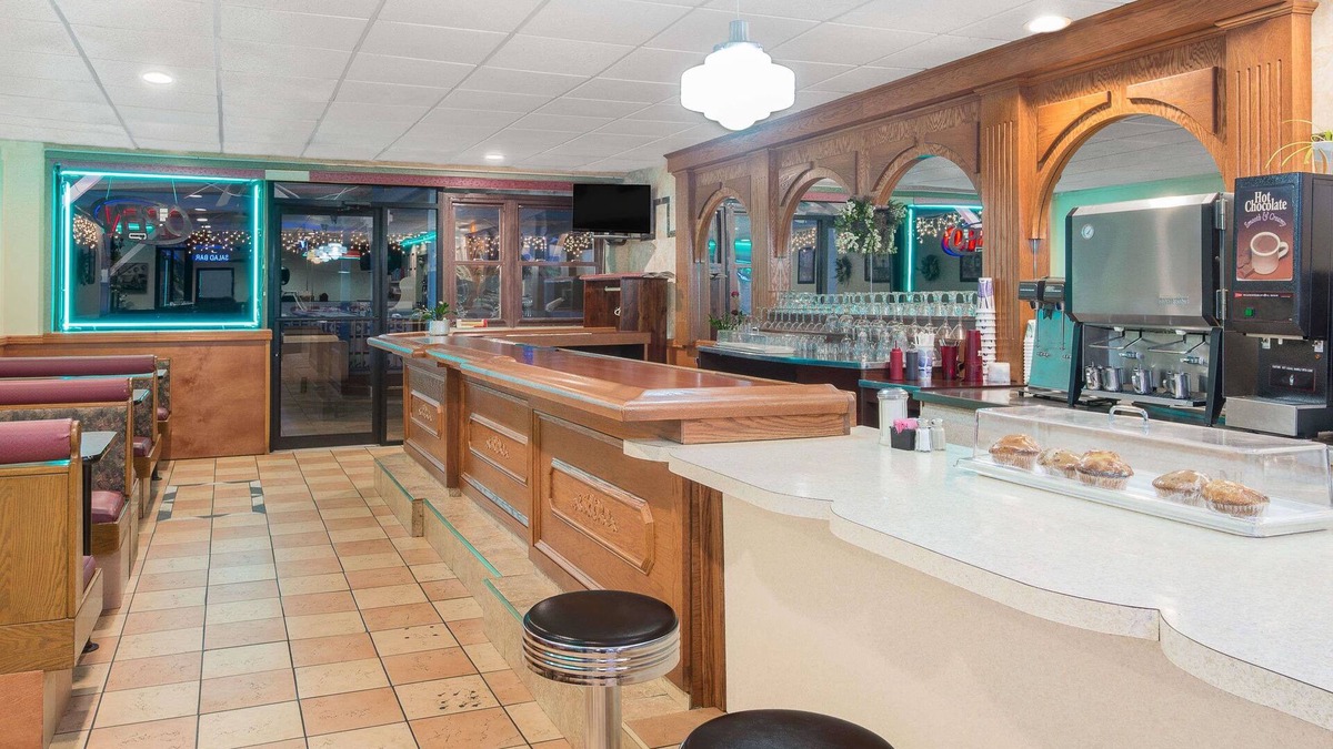 Saugerties Hotel | Howard Johnson by Wyndham Saugerties