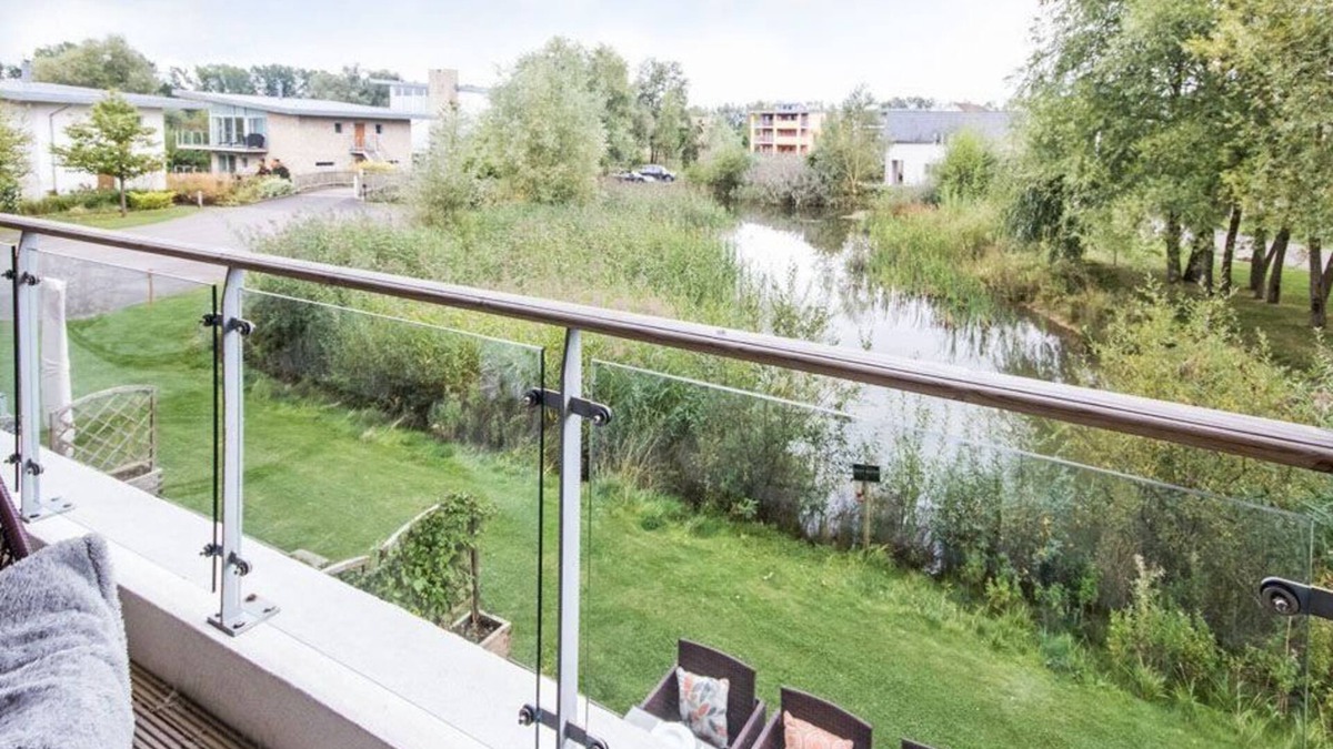 Malmesbury House | Howells Mere 47, Robin Lodge