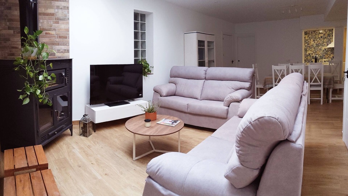 Casas de Haro Cottage | HOYA DEL AGUA COUNTRY HOUSE: a charming village house🌲🏠🧡🌱