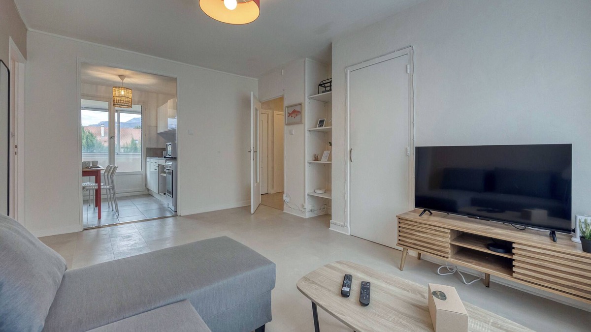 Saint-Martin-d'Heres Apartment | #HQ | Les Zenith Colors 🎨 | Agréable T4 at SMH