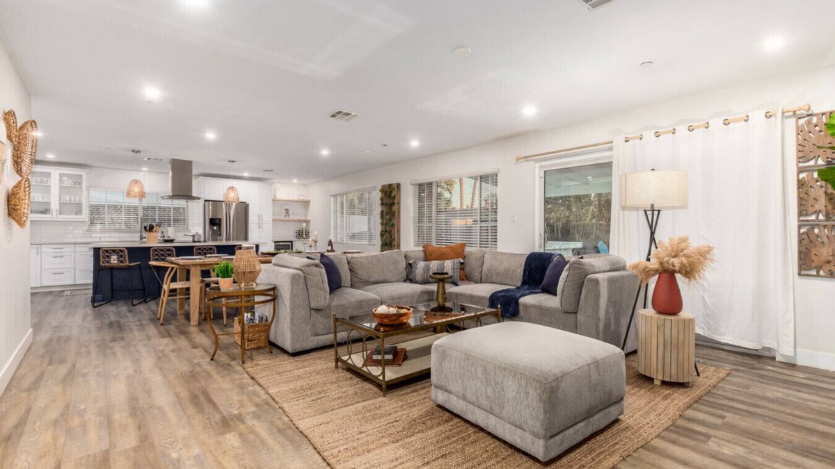 Scottsdale Estates Nine Apartment | HTC1 - 8247 E Roma Ave (4B)