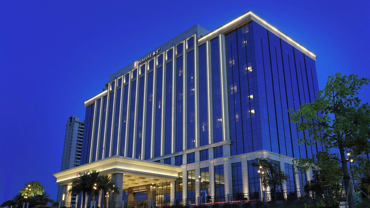 Jiangcheng District Hotel | HUALUXE Hotels & Resorts Yangjiang City Center by IHG