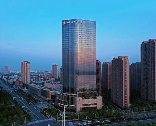 Jinghu District Hotel | HUALUXE Wuhu
