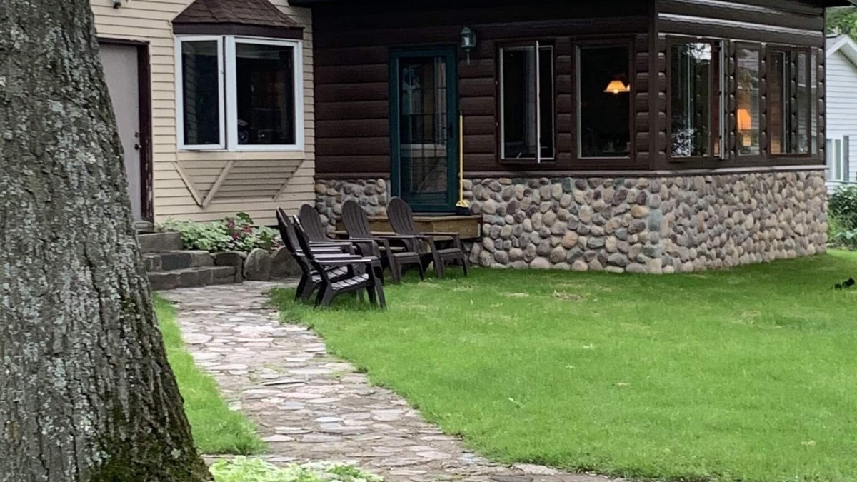 Hubbard Lake Cottage | Hubbard Lake West Shore Lakefront Cottage with stunning view