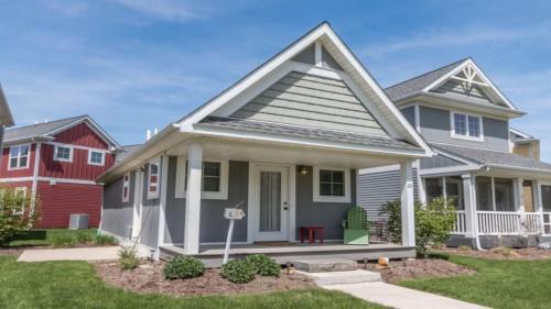 Ottawa House | Huck Finn