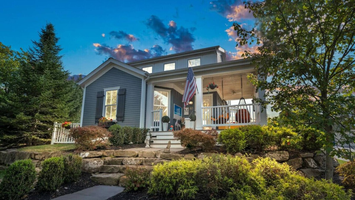 Hudson House | Hudson Gem Near Main St & Western Reserve
