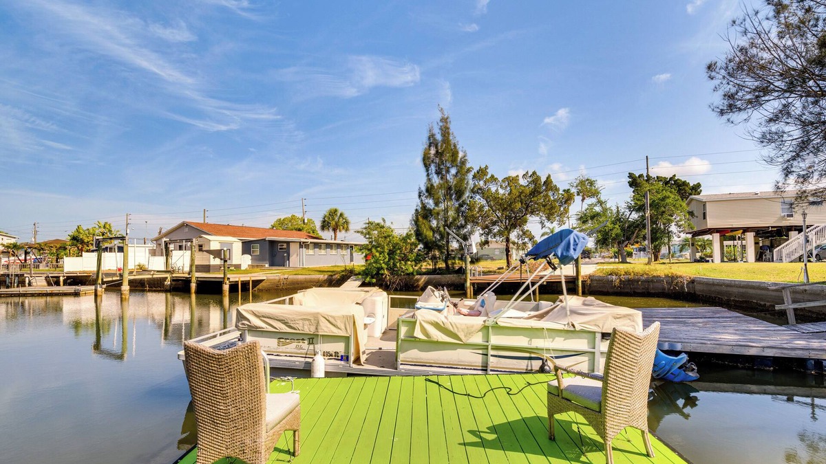 Vista Del Mar House | Hudson Home w/Dock on Canal ~ 1 Mi to Beach!