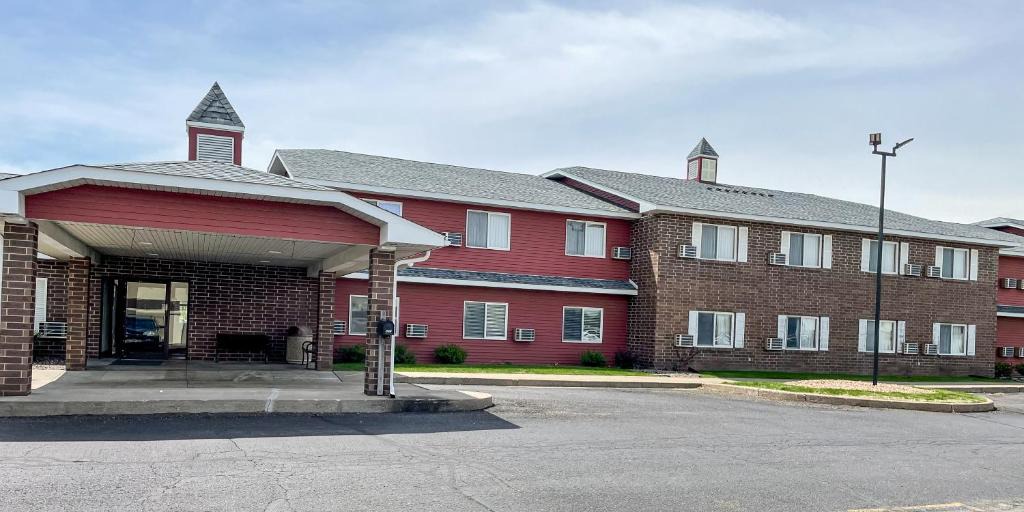 Hudson Hotel | Hudson Inn & Suites