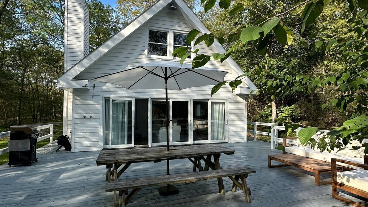 Hollowville Cottage | Hudson NY Country Cottage, Fireplace, Pond, Hot Tub, NYC 2hrs
