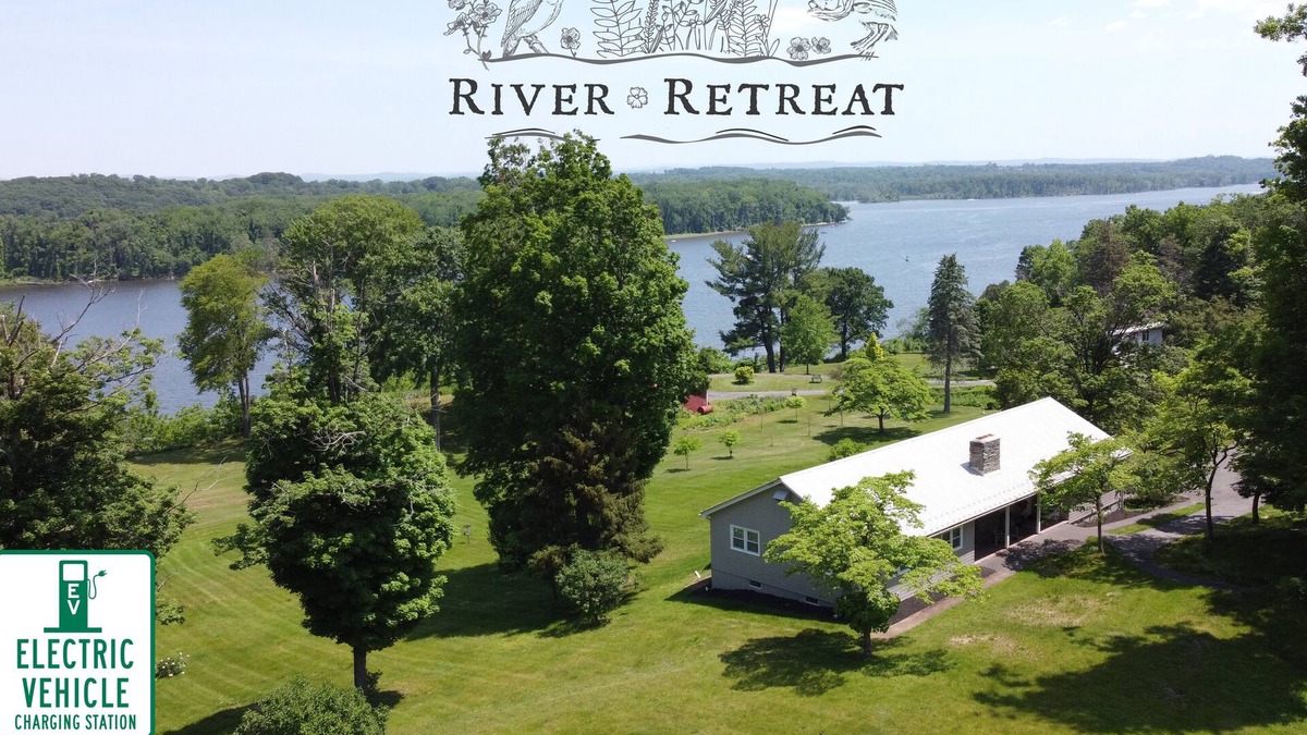 Coxsackie House | Hudson River Retreat- Spectacular Views- Pet friendly🐕 Wheelchair Accessible♿