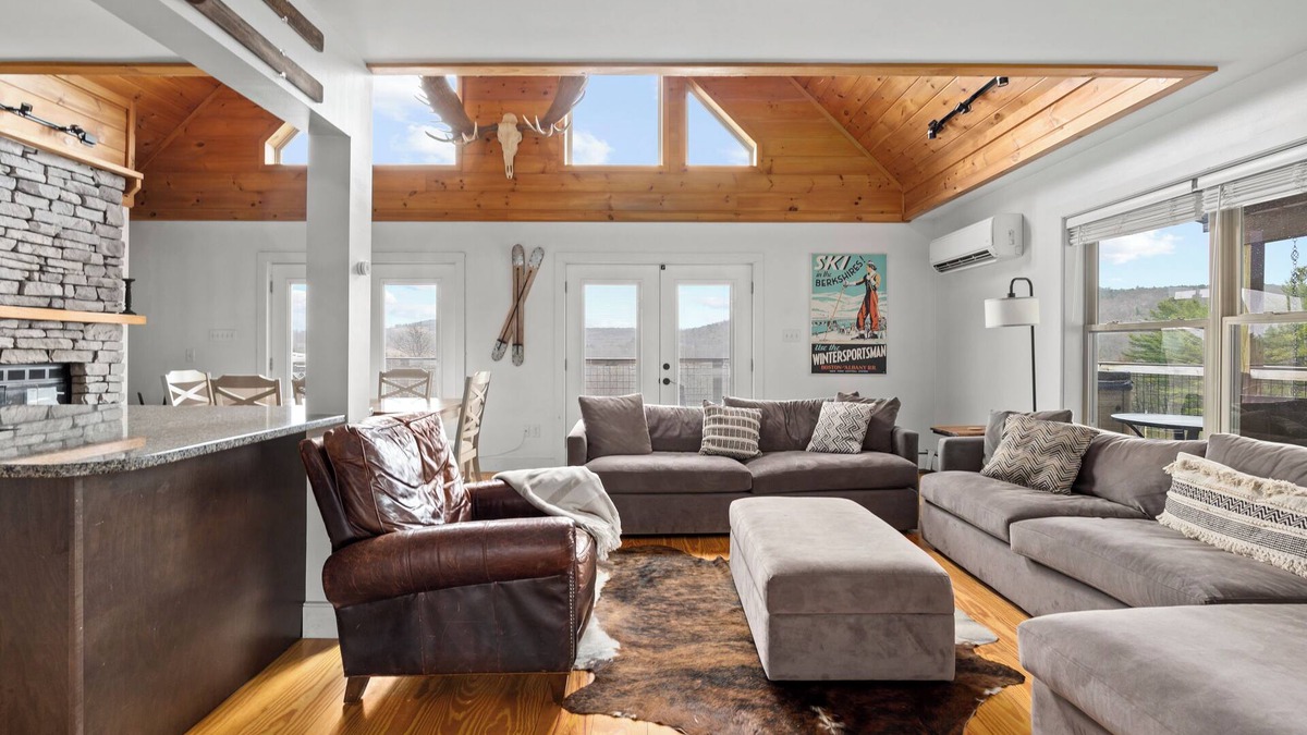 East Chatham House | Hudson Valley Chalet