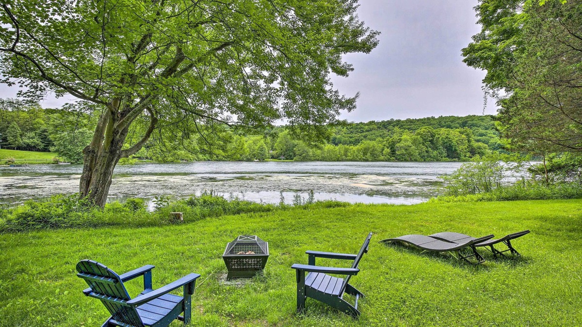 Clinton Corners House | Hudson Valley Home w/ Lake Views & Kayaks