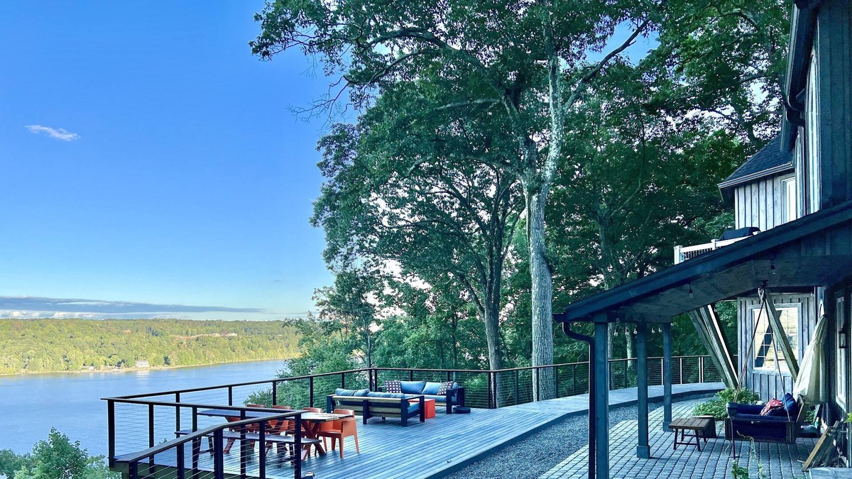Town of Lloyd House | Hudson Valley Retreat with sweeping views