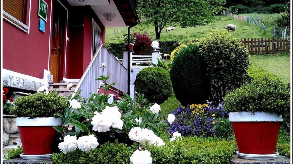 Villamayor Cottage | Huerta Carúa Apartments. 4 people, barbecue, WIFI, terrace, rural.