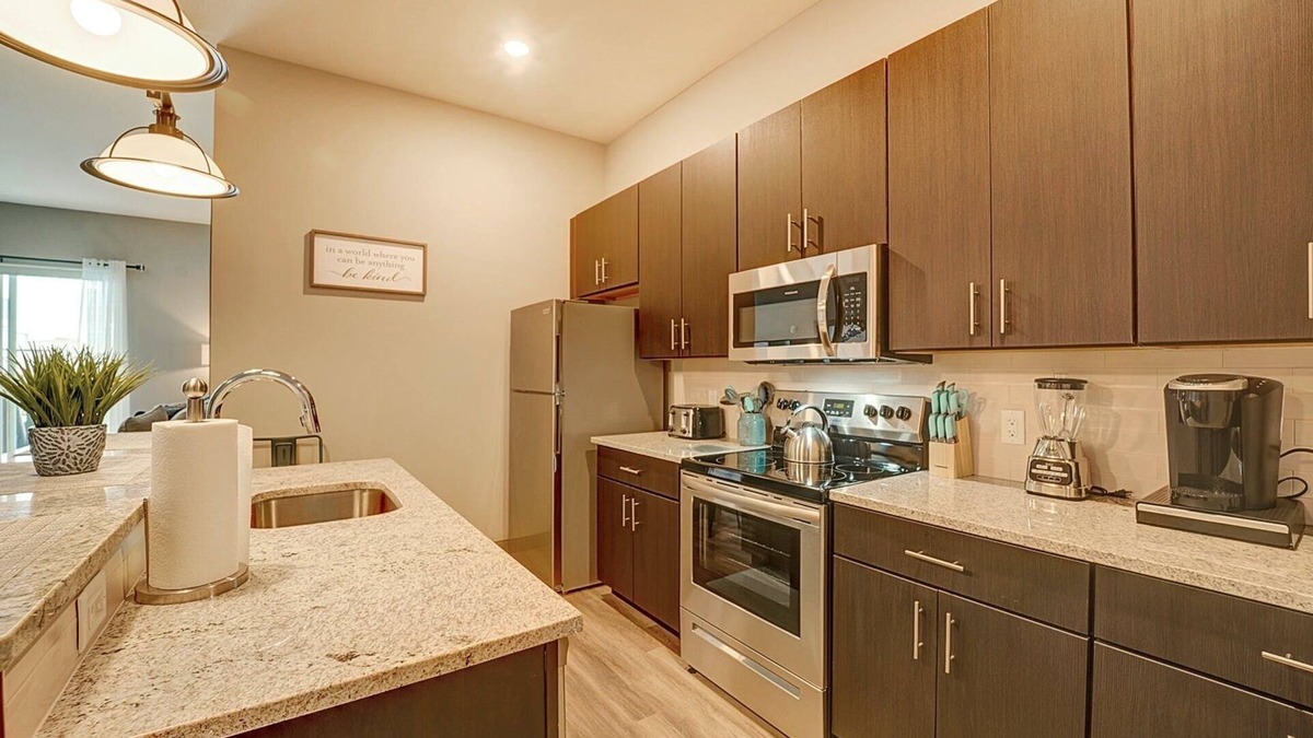 Hackensack Apartment | Huge 2 bed 2 bath, Easy Ride to NYC