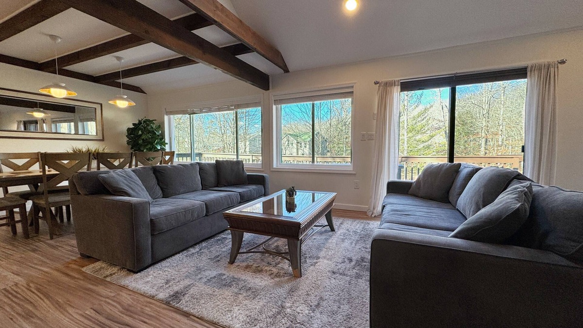 Bushkill House | Huge 3000sqf Creek Front - 8 person hot tub, Fire pit, two decks, Ski Hill.