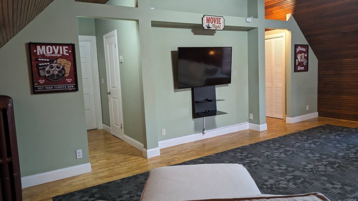 Tower Grove East House | Huge 4 Bedroom 2 Blocks from Tower Grove Park!