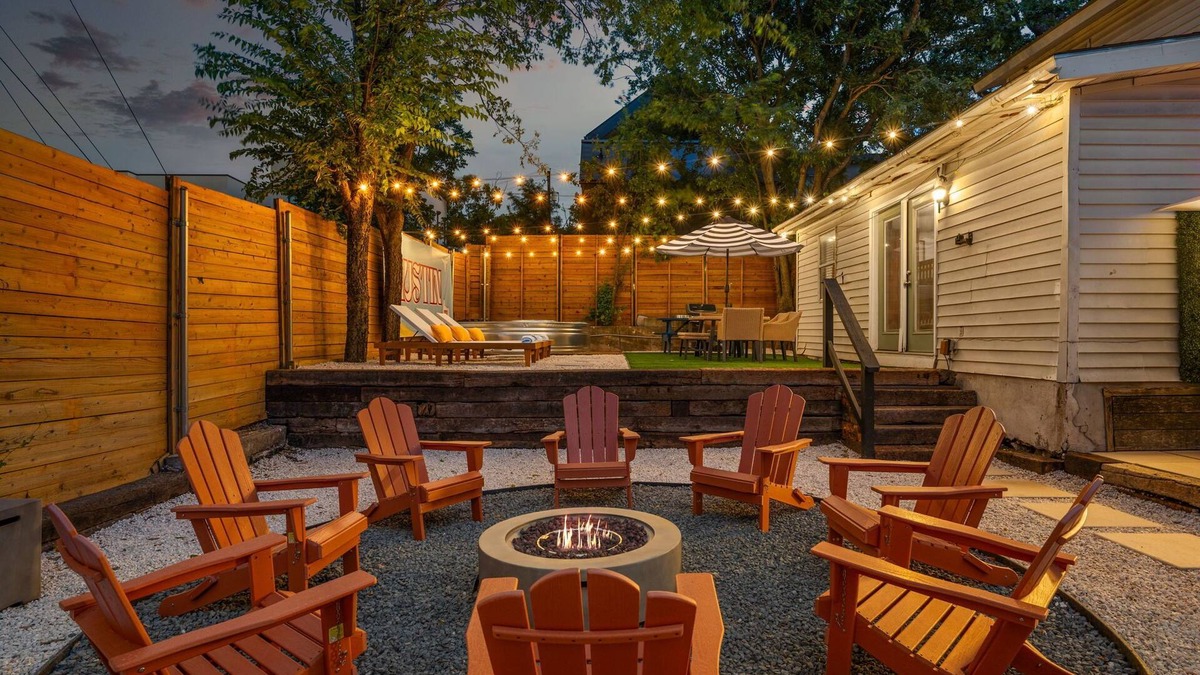 Riverside House | Huge Bachelor/ettes & family property w/2 Homes, Pool, Games, close to Downtown