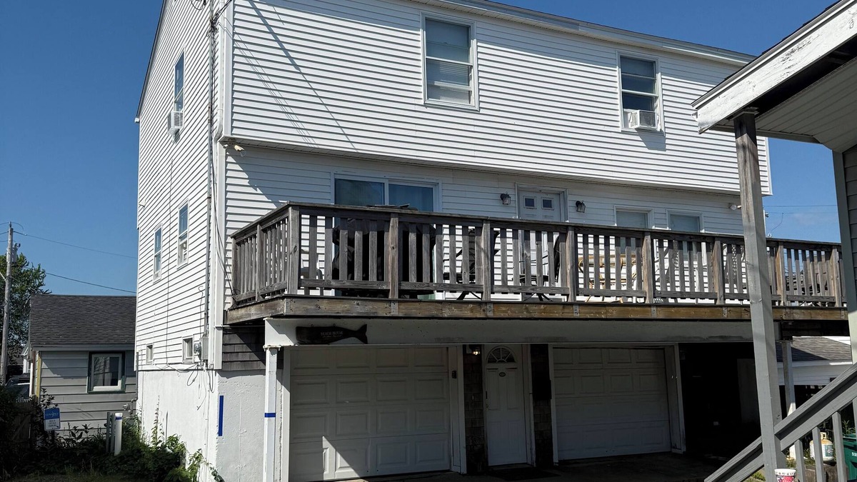 Hampton House | Huge Beach House with 2 car garage