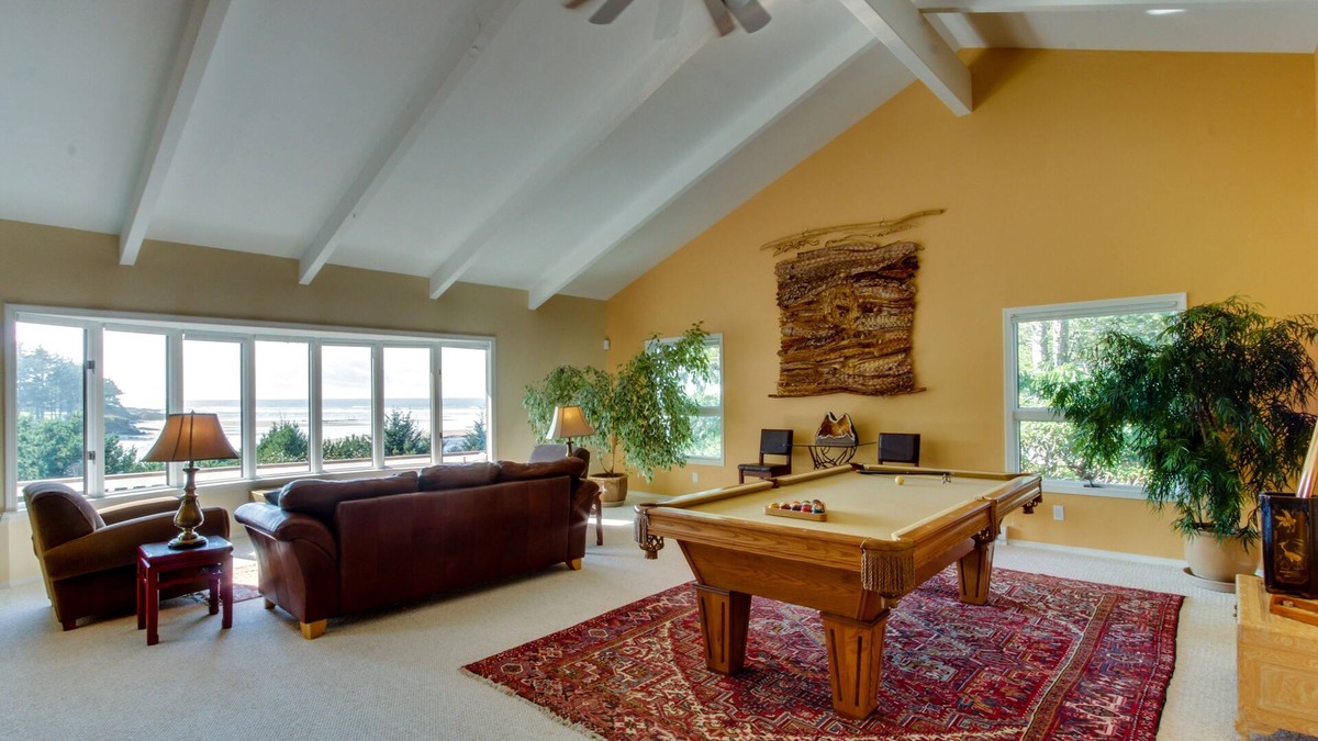 Yachats House | Huge Beachfront Home, Jaw-Dropping Views, Hot Tub, Rare Privacy - Dogs OK