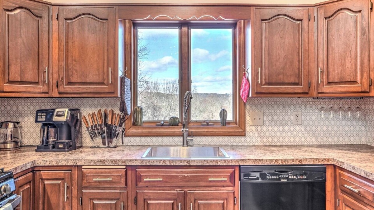 Sciota Cabin | Huge Cabin Epic Appalachian Views + Hot Tub/Sauna+Bar+Game room sleeps 16