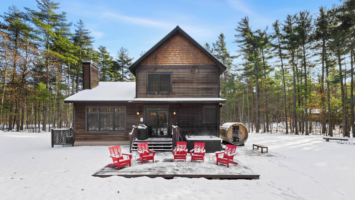 Jay Cabin | Huge Cabin, Near Whiteface and Lake Placid, Hot Tub, Sauna & Game Room