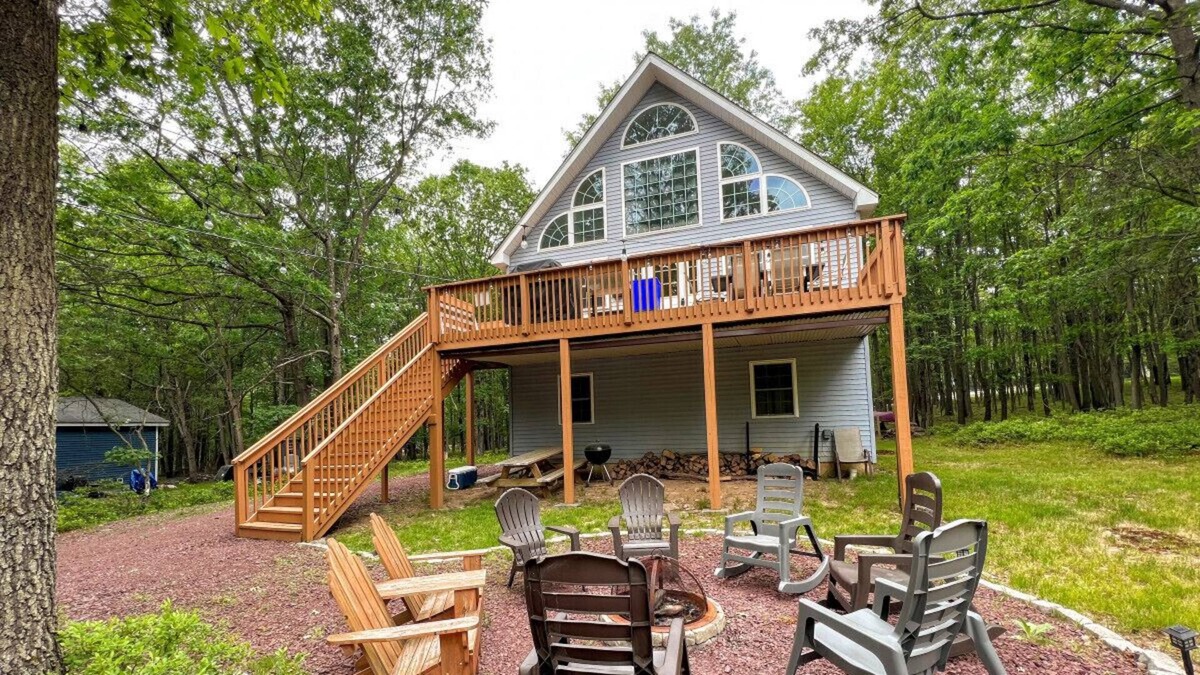 Briar Crest Woods Ski Chalet | HUGE Chalet - GameRoom, Firepit, Central Location