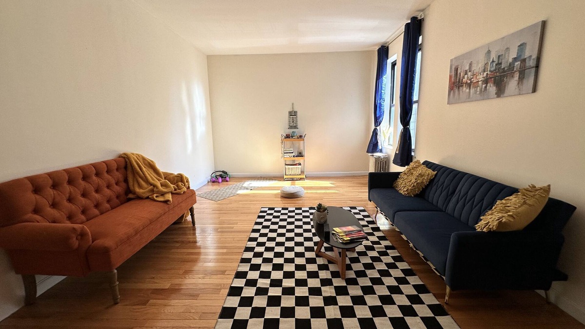Washington Heights Apartment | HUGE Chic 1-bedroom apartment in fabulous New York with AC & WiFi