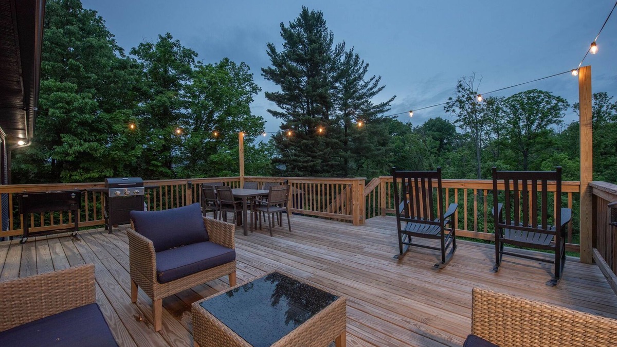 Mount Saint Joseph House | Huge Deck - Game Room - Grill - Family Friendly