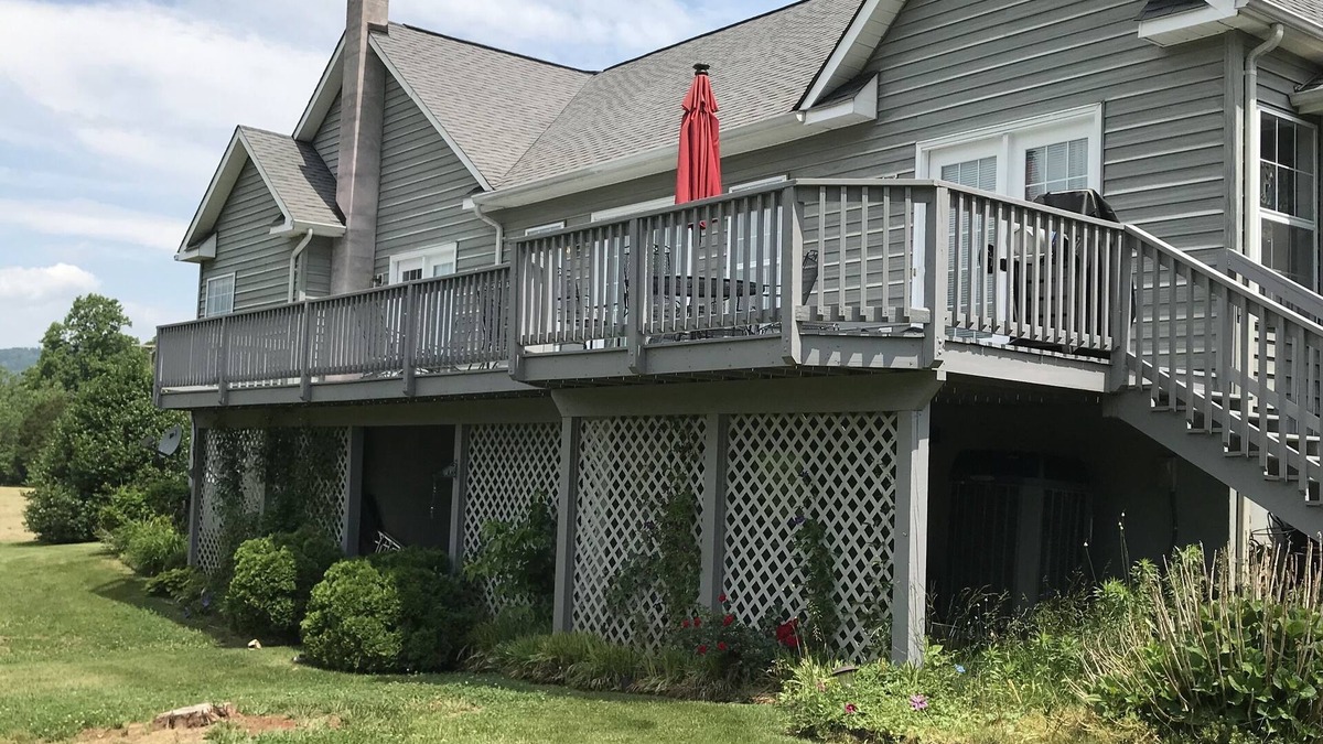 Lovingston House | Huge deck, grill, stunning mountain views. EV charging station available.