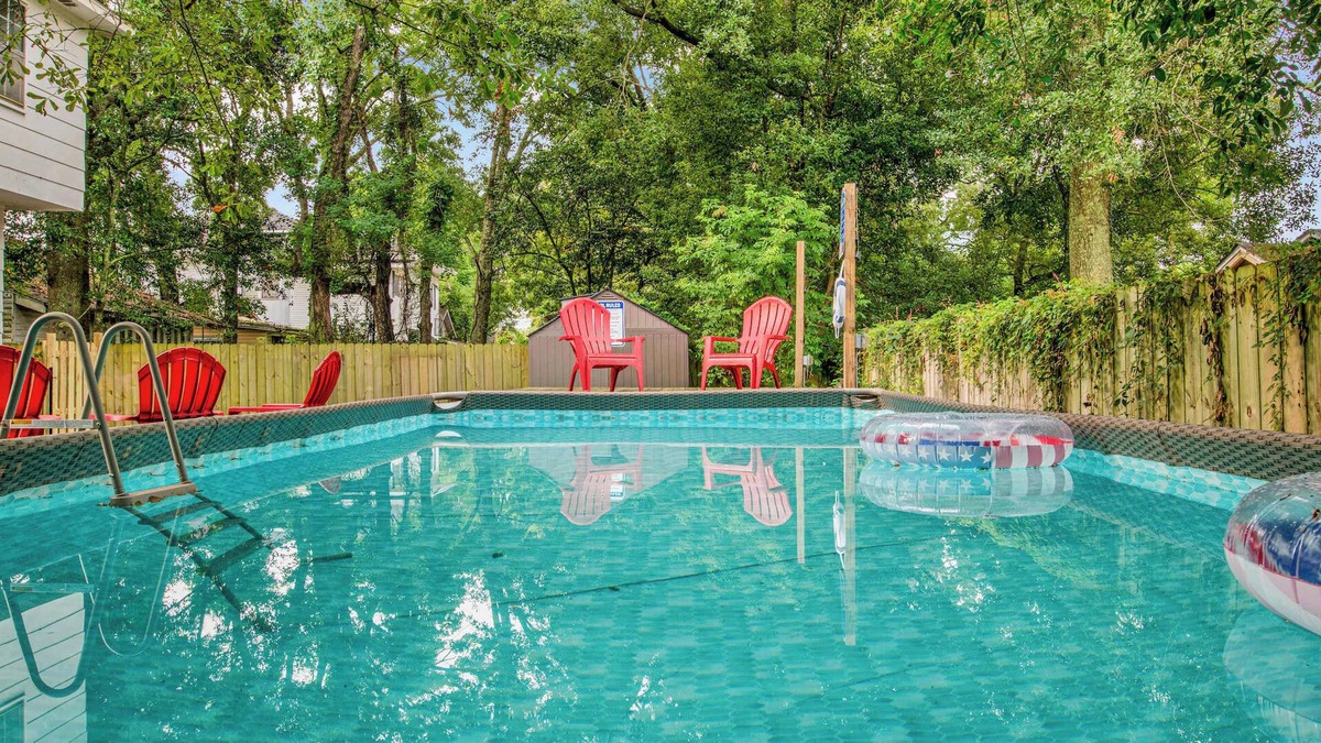 Leinkauf House | Huge Deck & Pool! Near Downtown - Modern Cottage