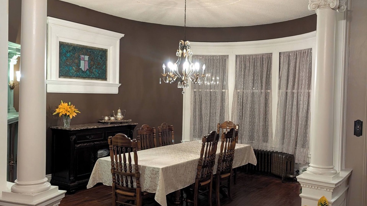 Mansfield House | Huge Elegant Victorian - 8 people