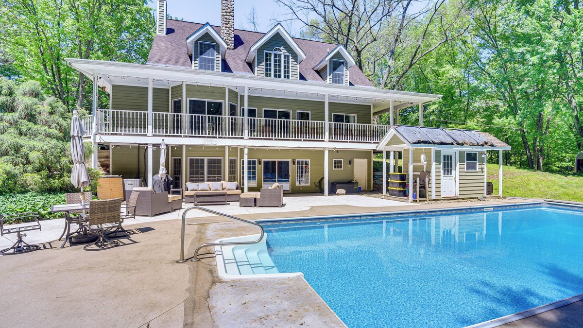 La Porte House | Huge Family Home w/Pool - 13 Mi to Lake Michigan!