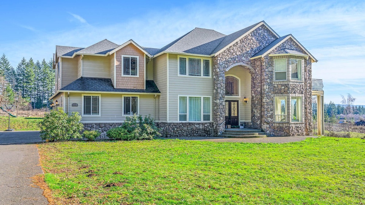 Washougal House | Huge home on 10 acres with Hot tub/Sauna & Privacy