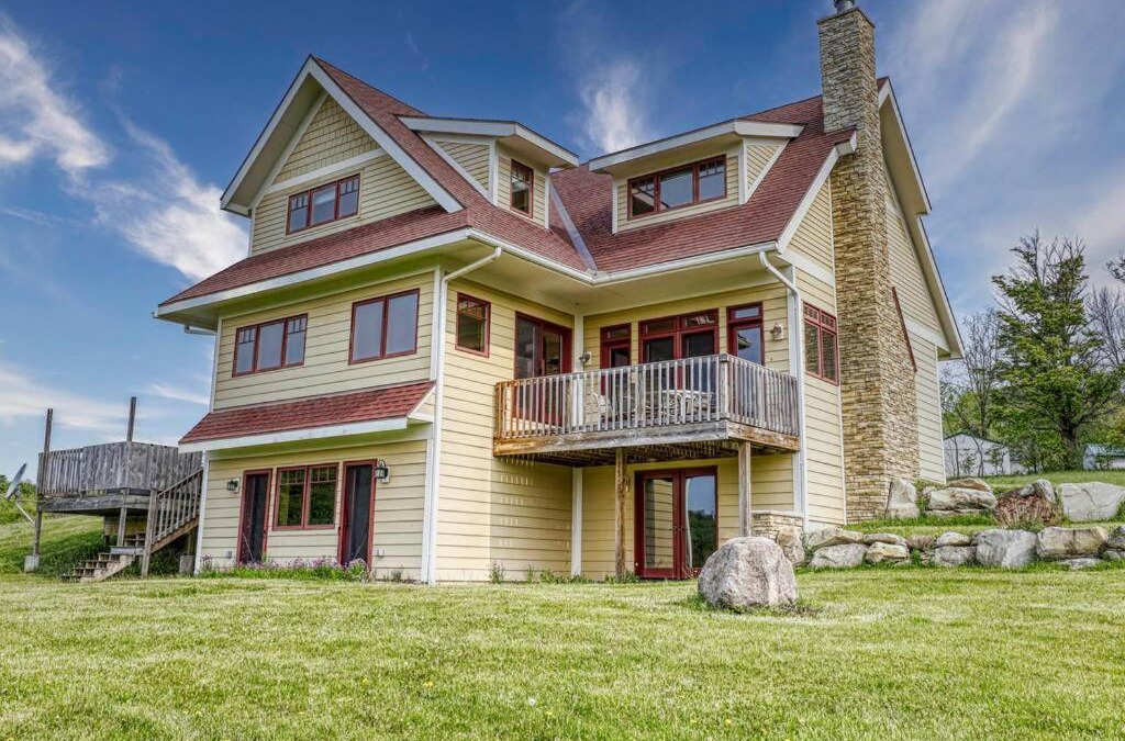 Ellicottville House | Huge Home w Studio Apt-Mountain Views-Hot Tub-Sauna