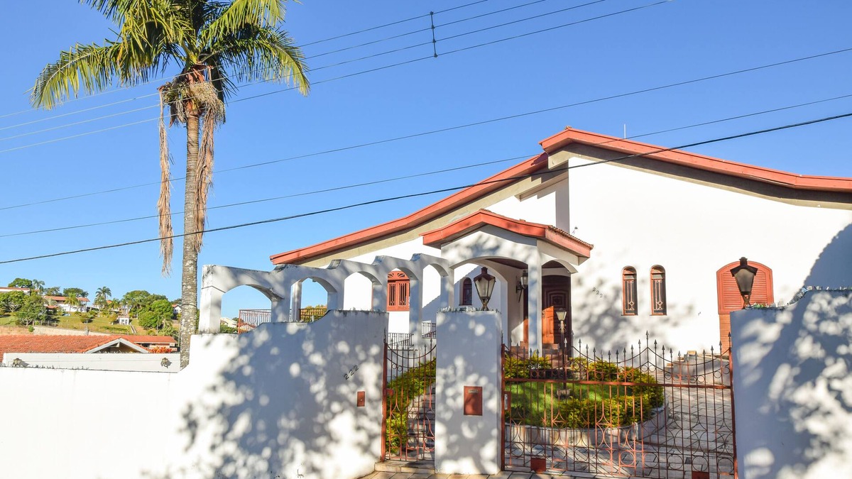 Aguas de Lindoia Cottage | Huge House for Entire Family in Águas de Lindóia