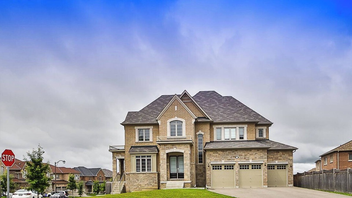 York Regional Municipality House | Huge House with Free Parking for Cars and Boats