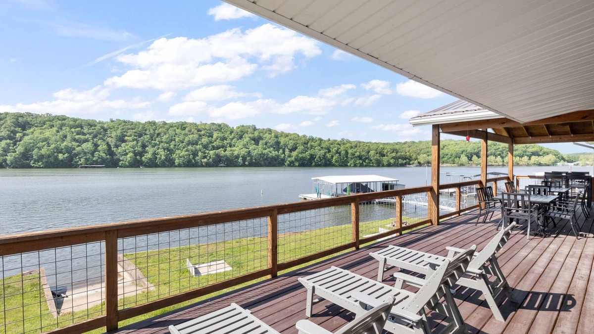 Versailles House | Huge Lakefront Yard, Private Dock - Amazing Views!