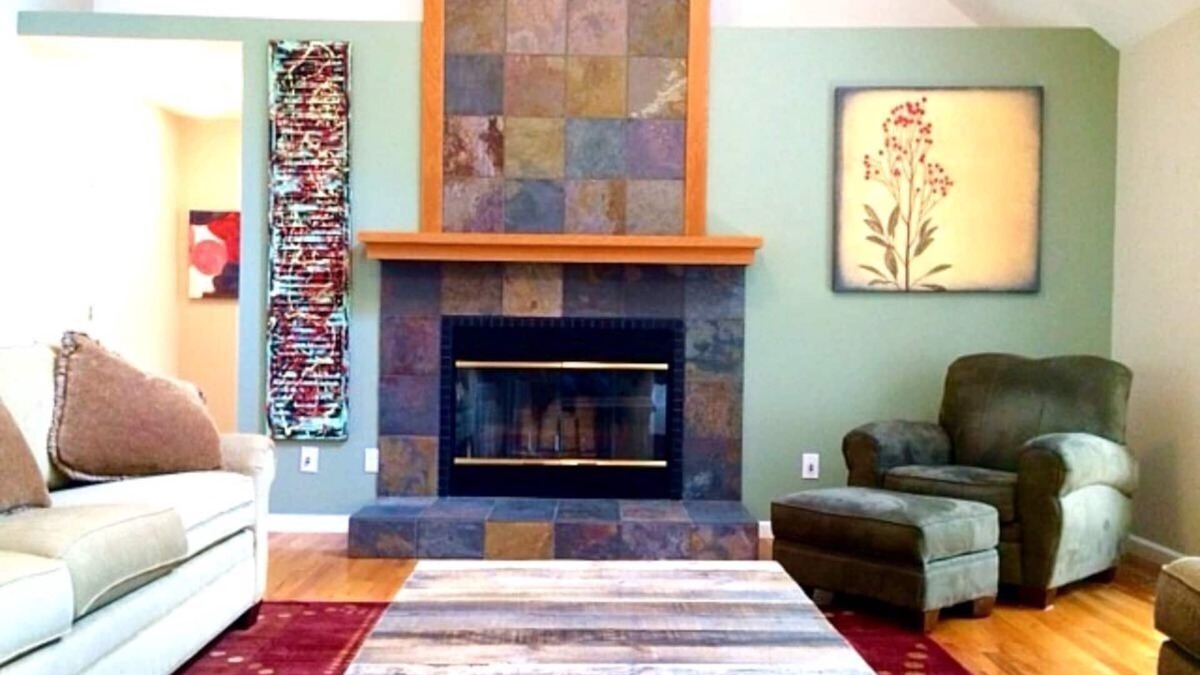 Asheville House | Huge Lodge, 1.5 Mi to town, Mtn Views, pets OK. Hot tub!