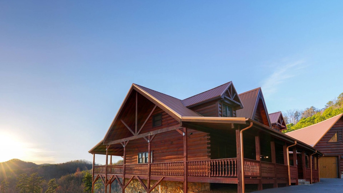 Dobson Cabin | Huge Mountain Estate,Blue Ridge View, Sleeps 18, Hot Tub, Deck, & Game Room