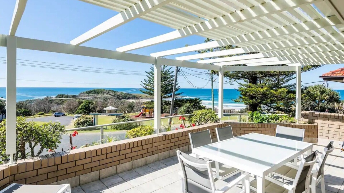 Yamba Apartment | Huge Ocean View apartment! Panoramic views.Wifi, linen, Smart TV+