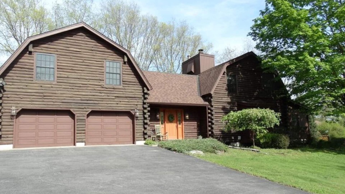 Lake George House | Huge Rustic Lake George Area Log Home - Indoor hot tub & Sauna, Pool, 5BR 3BA