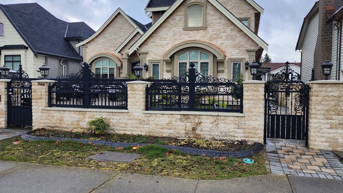 Surrey House | Huge size Private room, King size Bed with attached washroom, walk in closet