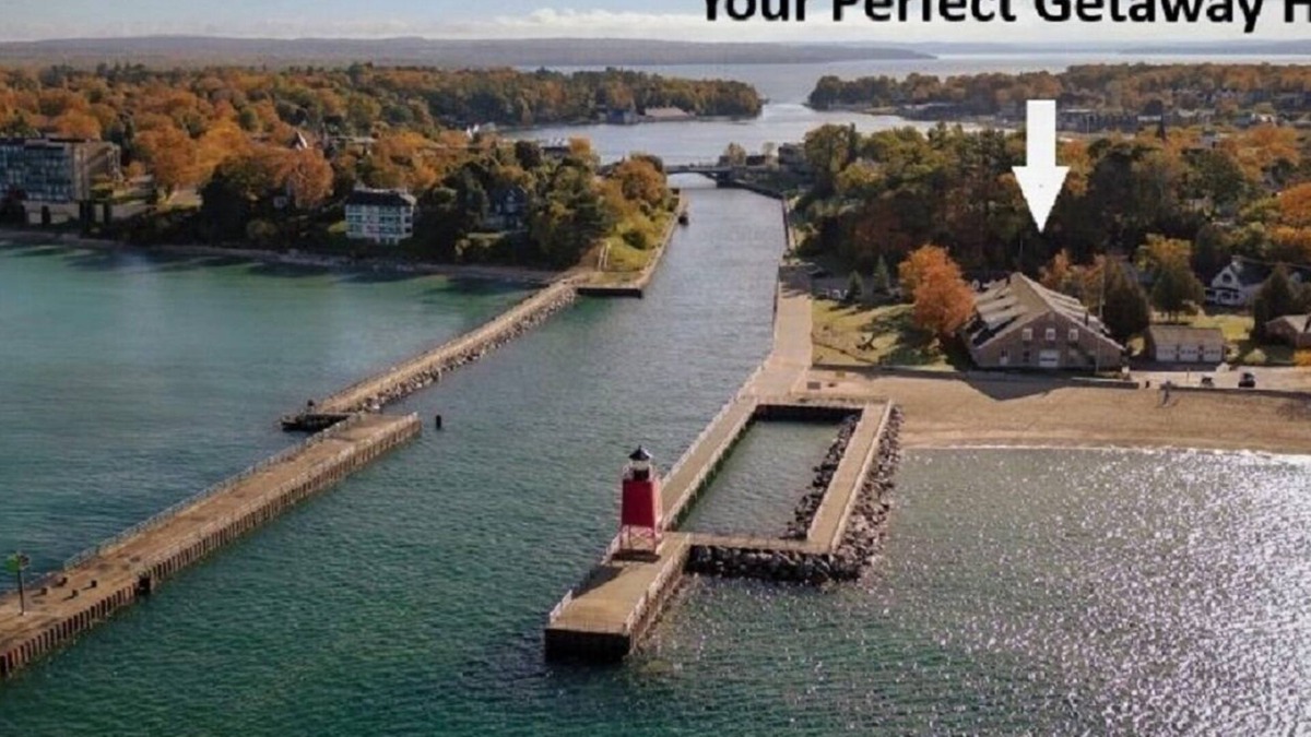 Charlevoix House | Huge Views of Lake Michigan - Beach/Town Just Steps Away